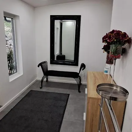 Sunrise Terrace Apartman *